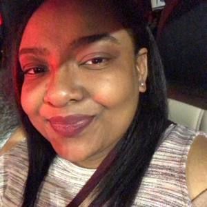 Meet your Posher, Dominique